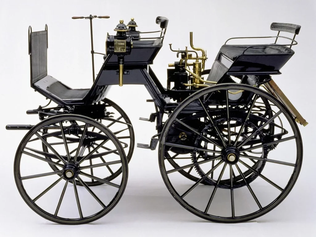 Daimler Motorized Carriage. Источник: Daimler